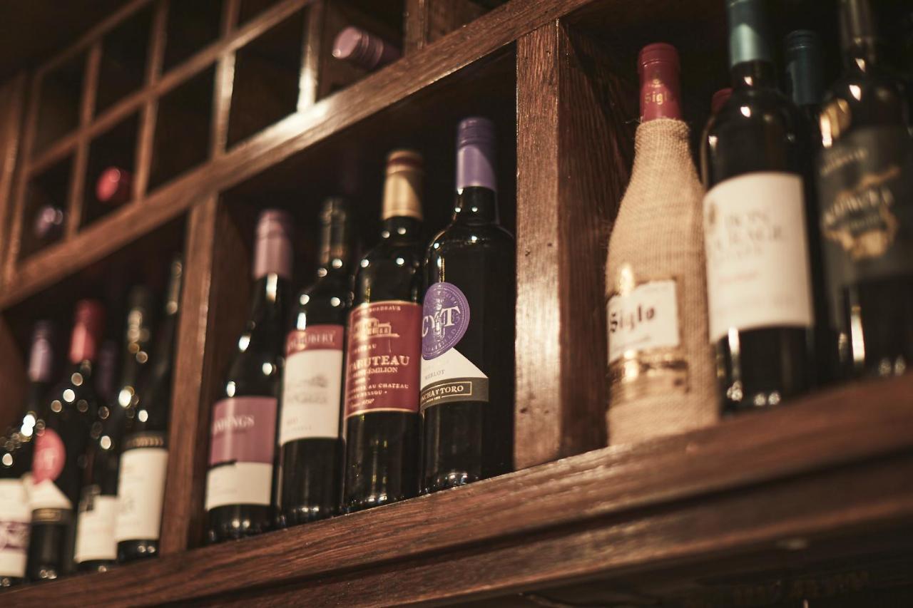 The Lord Grenfell Maidenhead Exterior foto Wine bottles in a wine rack