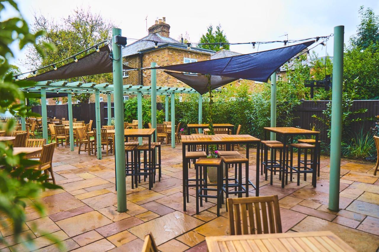 The Lord Grenfell Maidenhead Exterior foto The roof terrace at the Duke of Cumberland